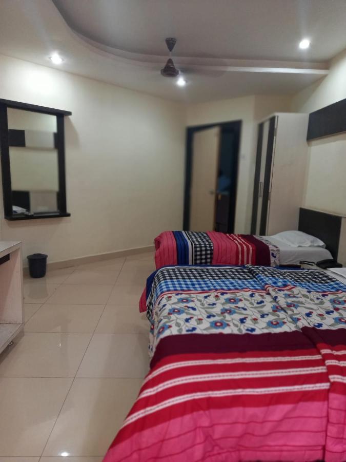 Sharan Hotel Shirdi Esterno foto