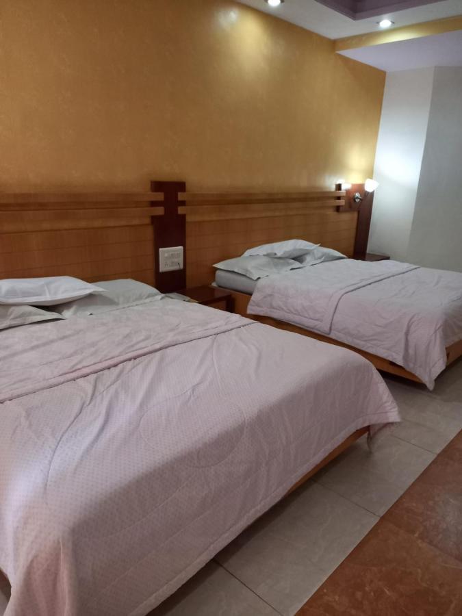 Sharan Hotel Shirdi Esterno foto